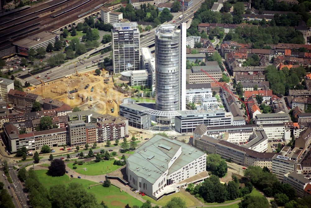 Essen von oben - Büro- und Geschäftshausensemble Südviertel in Essen im Bundesland Nordrhein-Westfalen