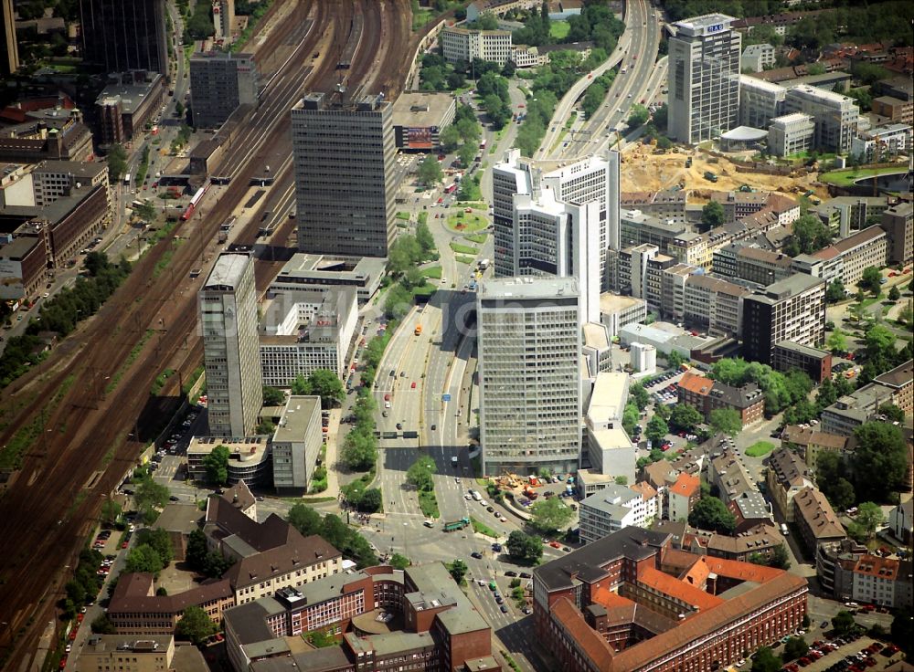 Essen aus der Vogelperspektive: Büro- und Geschäftshausensemble Südviertel in Essen im Bundesland Nordrhein-Westfalen