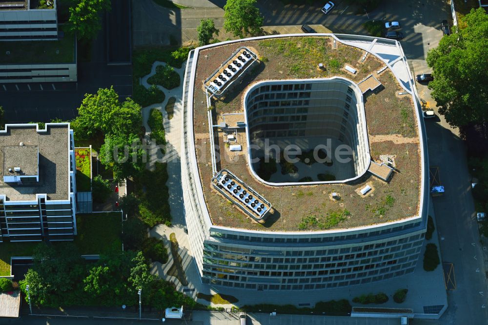 Luftaufnahme Düsseldorf - Büro- und Geschäftshauses The Oval in Düsseldorf im Bundesland Nordrhein-Westfalen, Deutschland