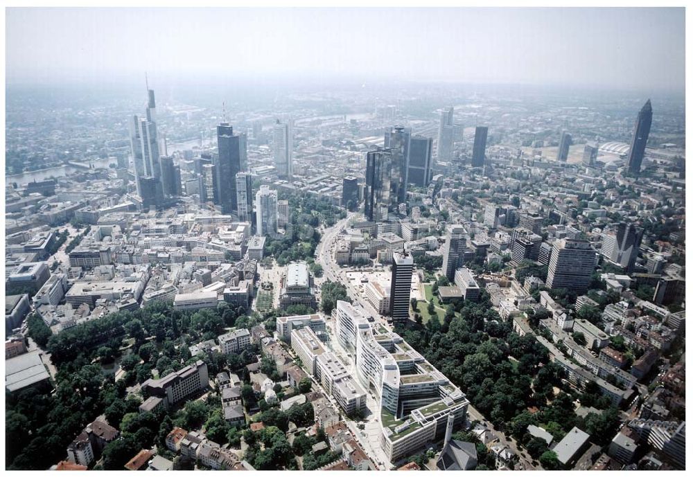 Frankfurt am Main aus der Vogelperspektive: Büro- und Geschäftshauskomplex Frankfurter Welle der DIFA am Bankenviertel in Frankfurt / Main.