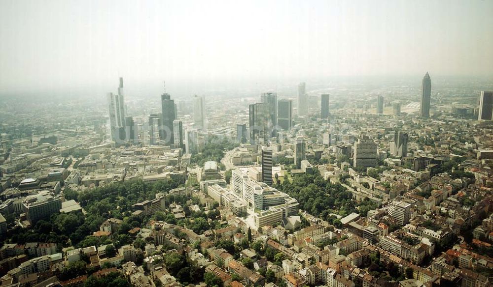 Frankfurt am Main aus der Vogelperspektive: Büro- und Geschäftshauskomplex Frankfurter Welle der DIFA am Bankenviertel in Frankfurt / Main.