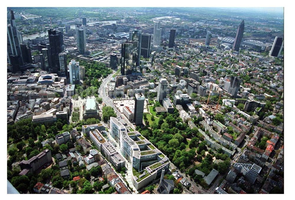 Frankfurt am Main aus der Vogelperspektive: Büro- und Geschäftshauskomplex Frankfurter Welle der DIFA am Bankenviertel in Frankfurt / Main.