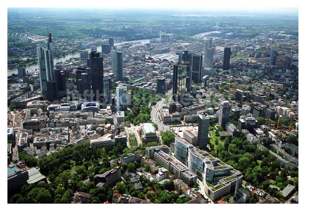 Luftbild Frankfurt am Main - Büro- und Geschäftshauskomplex Frankfurter Welle der DIFA am Bankenviertel in Frankfurt / Main.