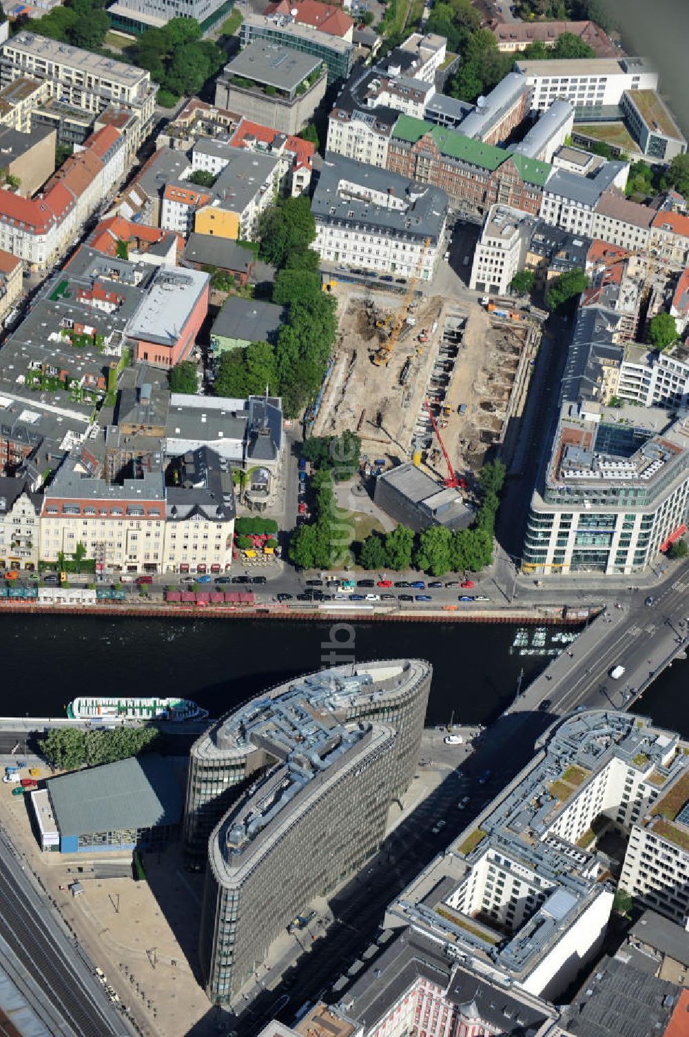 Berlin Mitte aus der Vogelperspektive: Büro- und Geschäftshauskomplex Spreedreieck in Berlin