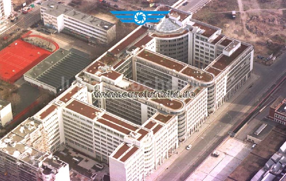 Luftbild Berlin - Büro- und Geschäftshausneubau an der Schützenstraße in Berlin - Mitte.