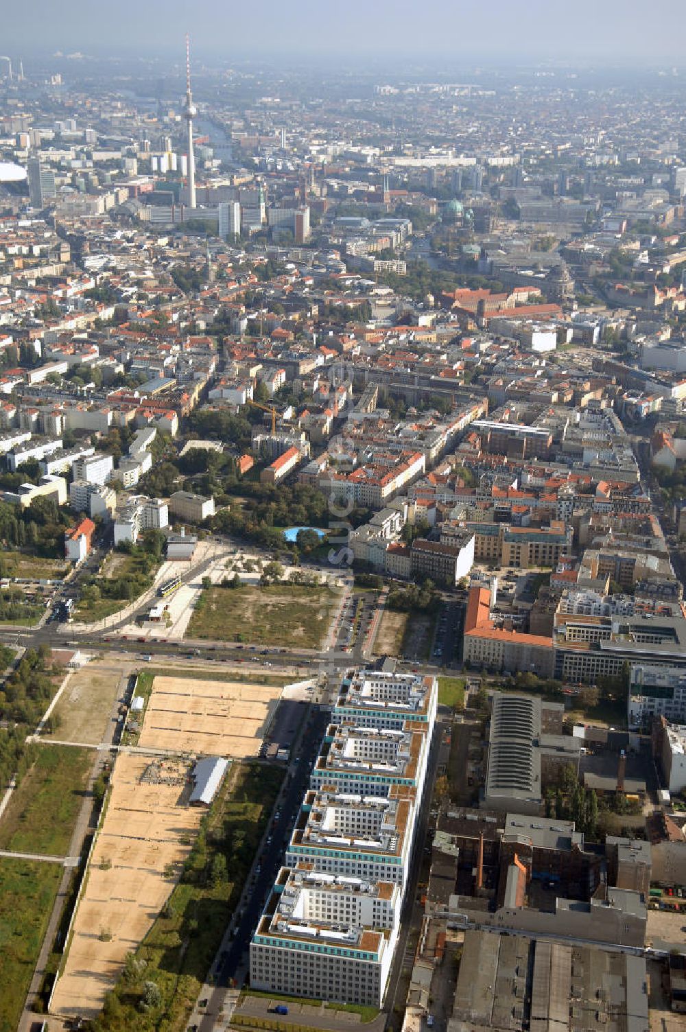 Luftbild Berlin - Büro- und Geschäftshausneubau Stettiner Carree in Berlin-Mitte