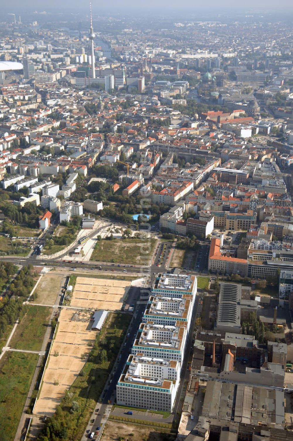 Luftaufnahme Berlin - Büro- und Geschäftshausneubau Stettiner Carree in Berlin-Mitte