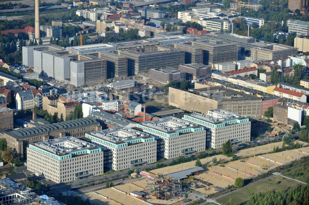 Luftaufnahme Berlin - Büro- und Geschäftshausneubau Stettiner Carree am Nordbahnhof in Berlin-Mitte