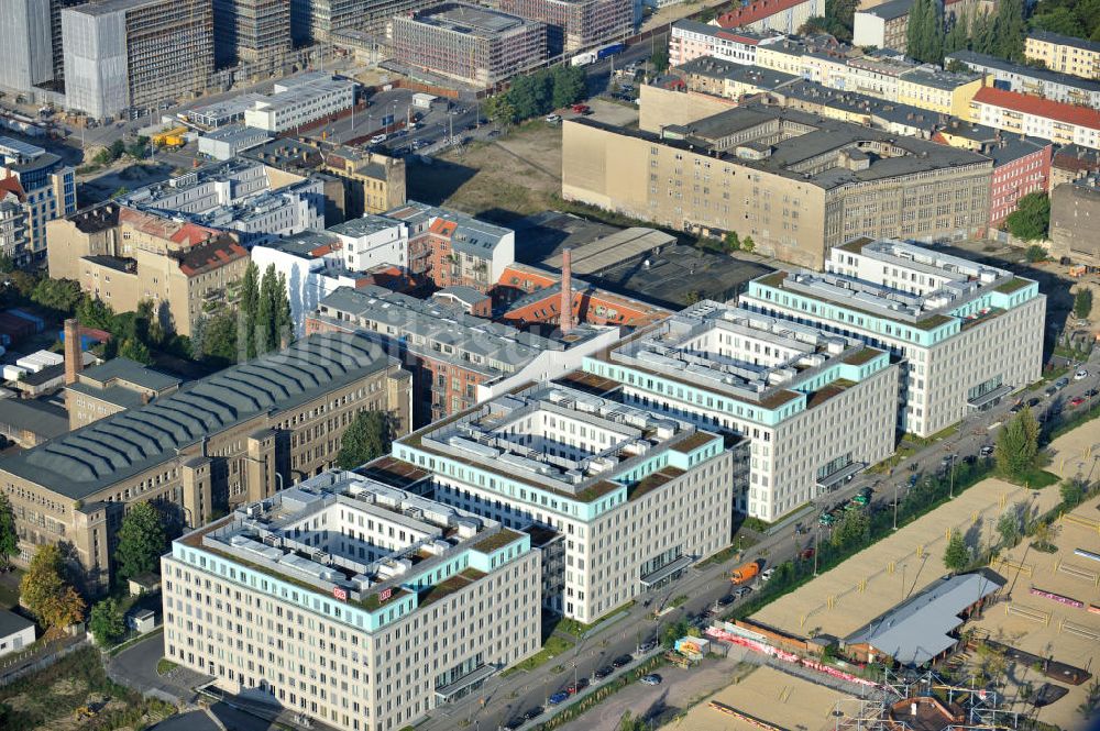 Berlin von oben - Büro- und Geschäftshausneubau Stettiner Carree am Nordbahnhof in Berlin-Mitte