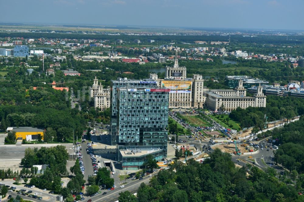 Bukarest von oben - Büro- und Geschäftshausneubau der Zwillingstürme von Rompetrol in Bukarest in Rumänien