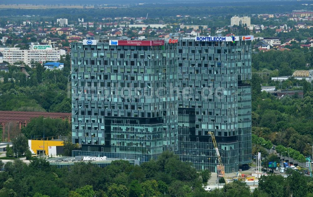 Bukarest aus der Vogelperspektive: Büro- und Geschäftshausneubau der Zwillingstürme von Rompetrol in Bukarest in Rumänien