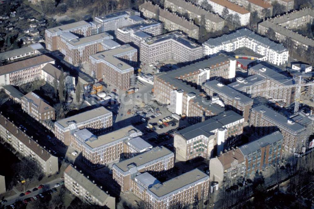 Luftaufnahme Berlin - WEISSENSEE - Büro- und Geschäftszentrum am Gelände der Kunsthochschule in Berlin-Weißensee. 1995