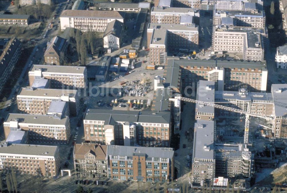 Luftaufnahme Berlin - WEISSENSEE - Büro- und Geschäftszentrum am Gelände der Kunsthochschule in Berlin-Weißensee. 1995