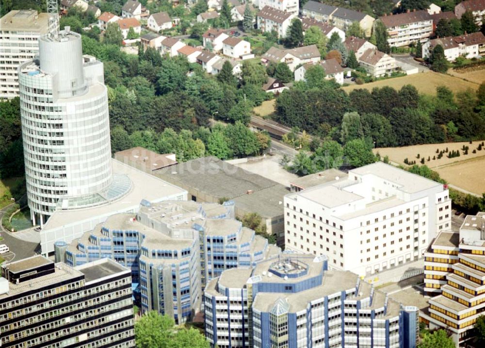 Frankfurt am Main von oben - Büro- und Gewerbegebiet an der Frankfurter Straße 77 in Frankfurt Eschborn an der S-Bahn.