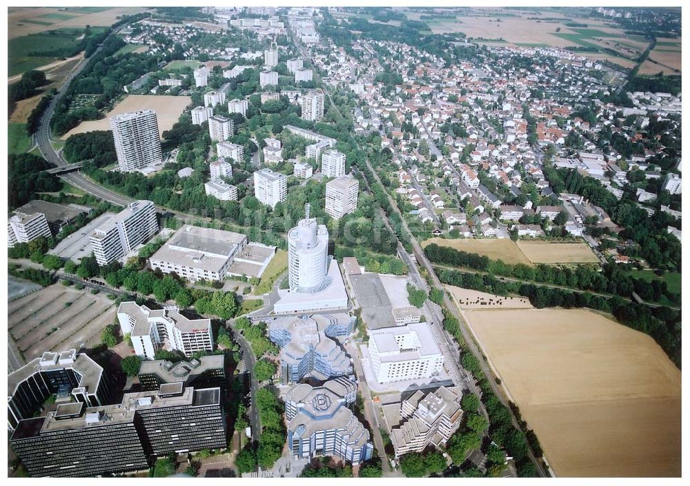 Frankfurt am Main aus der Vogelperspektive: Büro- und Gewerbegebiet an der Frankfurter Straße 77 in Frankfurt Eschborn an der S-Bahn.