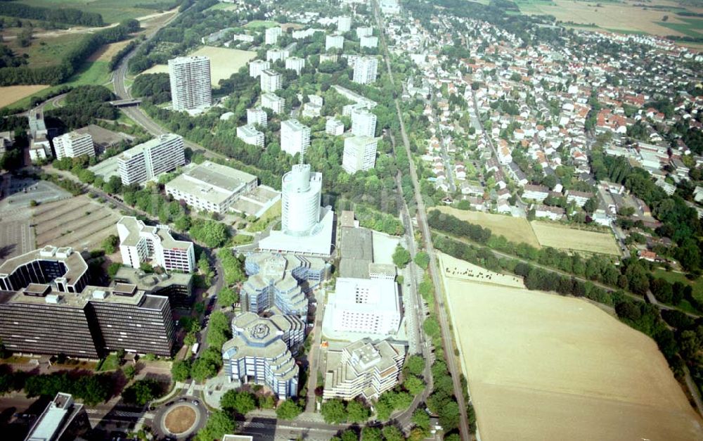 Luftbild Frankfurt am Main - Büro- und Gewerbegebiet an der Frankfurter Straße 77 in Frankfurt Eschborn an der S-Bahn.