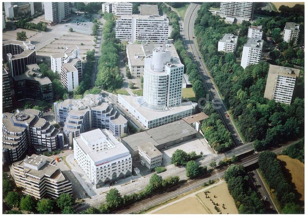 Luftaufnahme Frankfurt am Main - Büro- und Gewerbegebiet an der Frankfurter Straße 77 in Frankfurt Eschborn an der S-Bahn.