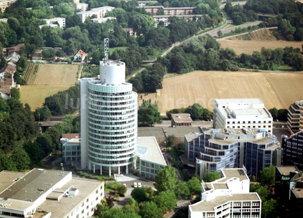 Luftaufnahme Frankfurt am Main - Büro- und Gewerbegebiet an der Frankfurter Straße 77 in Frankfurt Eschborn an der S-Bahn.