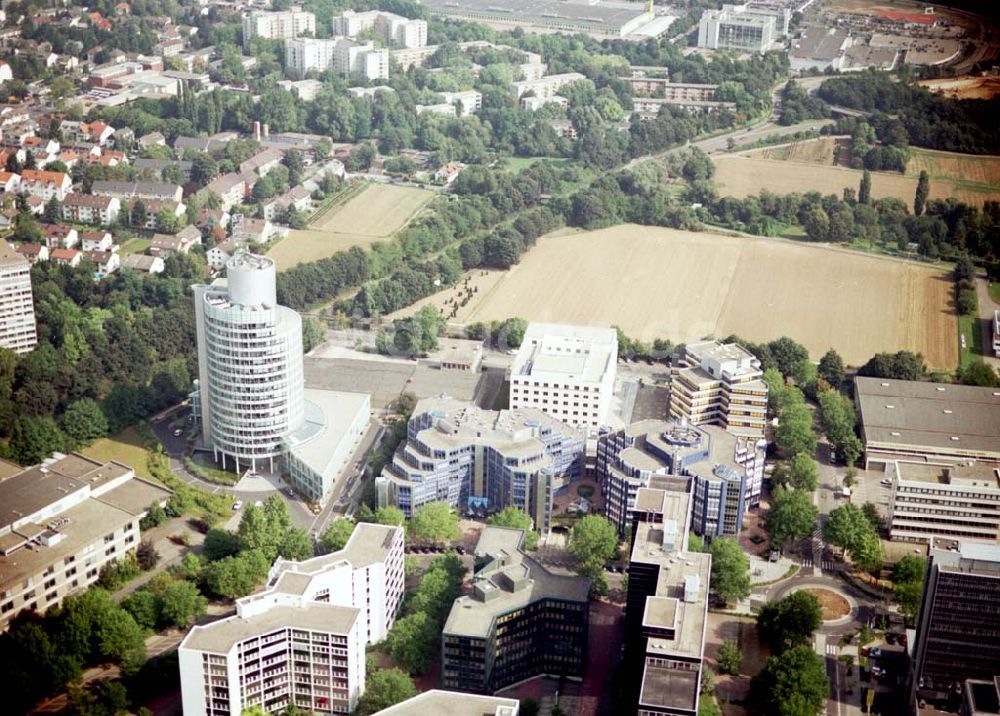 Luftbild Frankfurt am Main - Büro- und Gewerbegebiet an der Frankfurter Straße 77 in Frankfurt Eschborn an der S-Bahn.