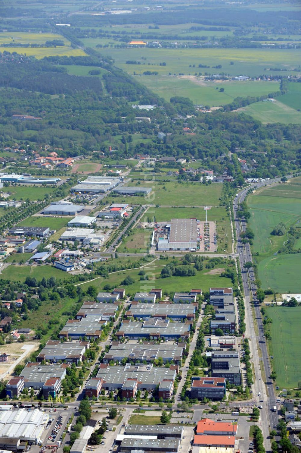 Luftaufnahme Berlin Mahlsdorf - Büro- und Gewerbepark Gip Gewerbe im Park Berlin-Mahlsdorf