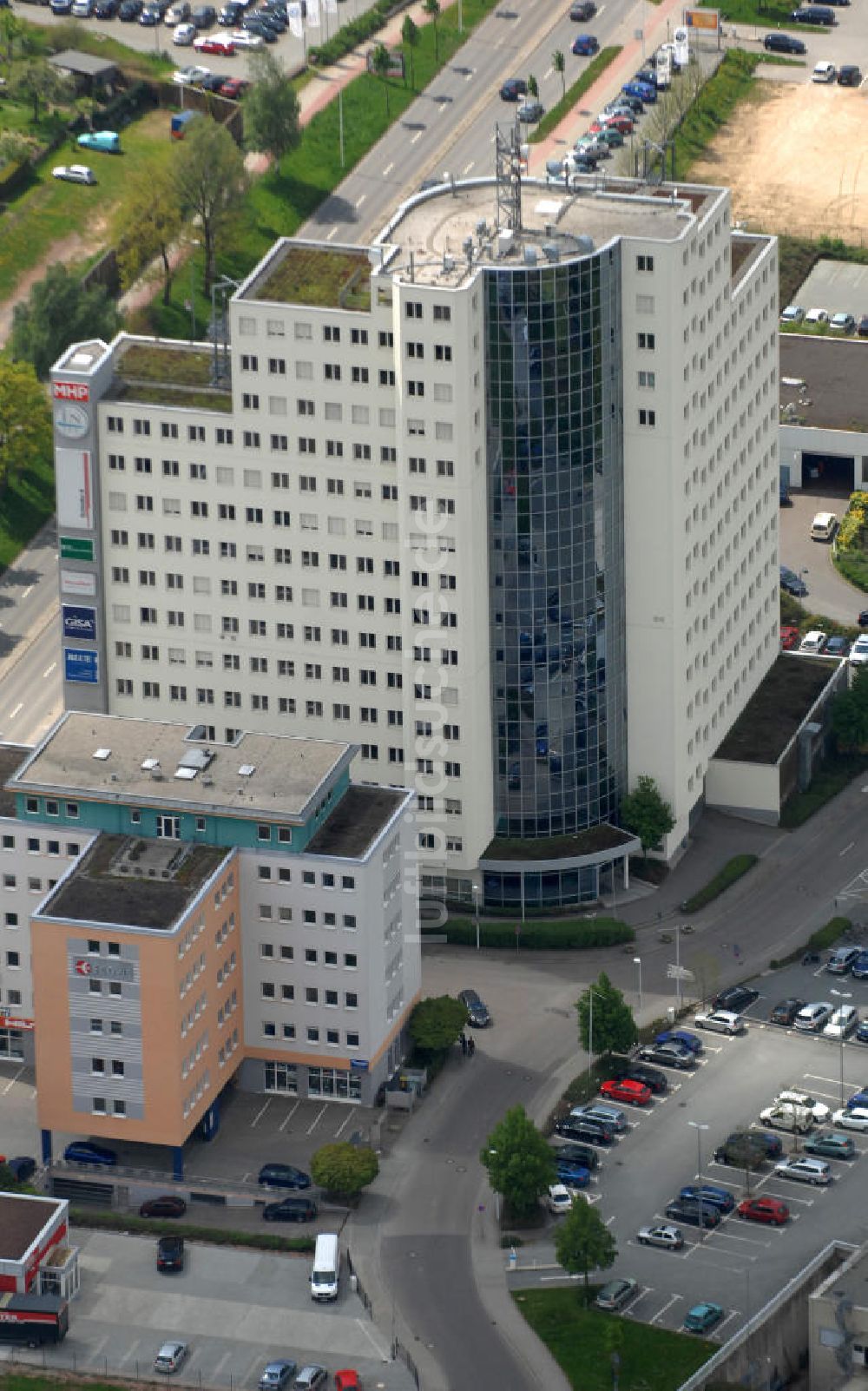 Chemnitz von oben - Büro- Hochhaus des Technologie- und Gewerbepark Solaris in Chemnitz