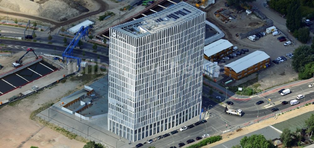 Luftbild Berlin - Büro- Hochhaus Tour Total auf dem Gelände der Europacity an der Heidestraße in Berlin