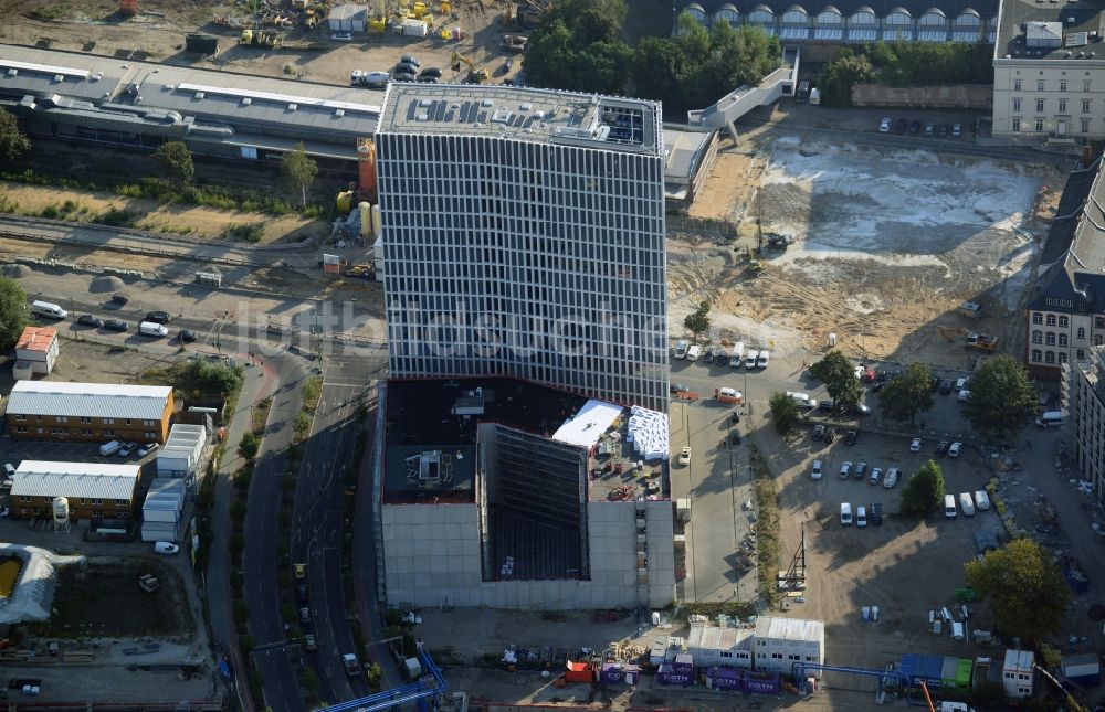 Berlin von oben - Büro- Hochhaus Tour Total auf dem Gelände der Europacity an der Heidestraße in Berlin