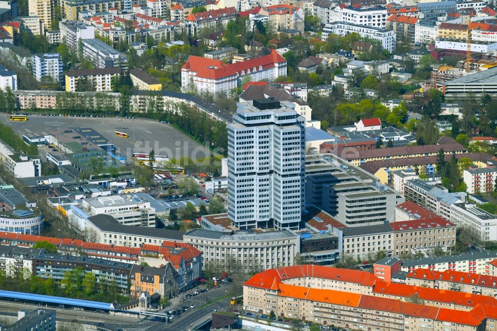 Luftaufnahme Berlin - Büro- und Unternehmensverwaltungs- Hochhaus- Gebäude Deutsche Rentenversicherung Bund DRV im Ortsteil Charlottenburg in Berlin, Deutschland