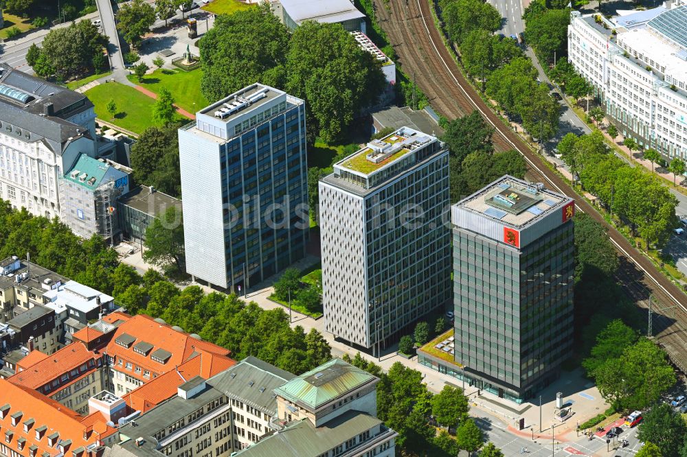 Hamburg von oben - Büro- und Unternehmensverwaltungs- Hochhaus- Gebäude Finnlandhaus in Hamburg, Deutschland