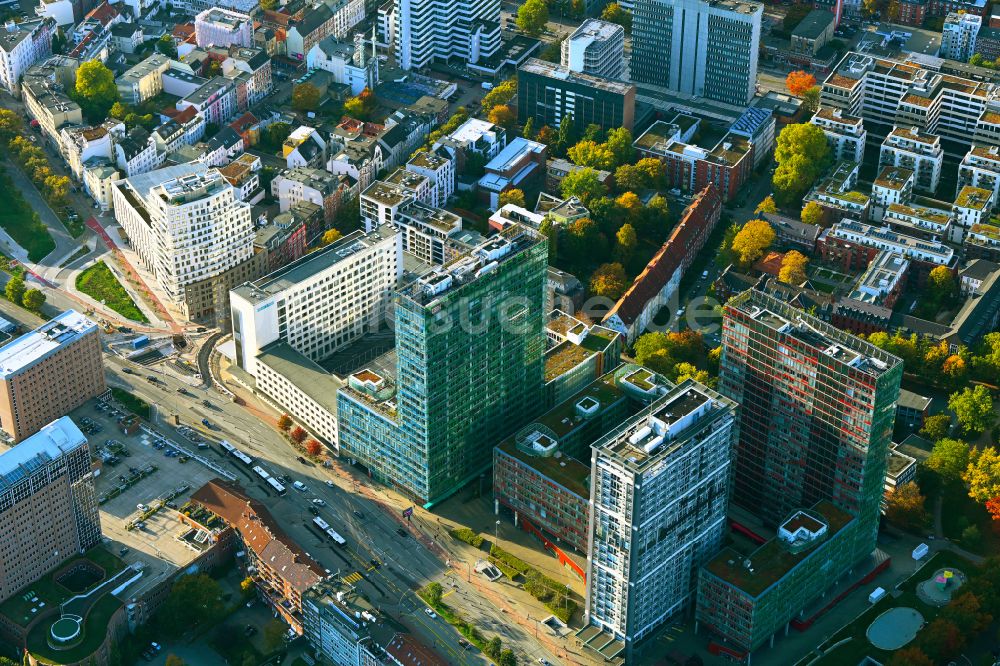 Hamburg von oben - Büro- und Unternehmensverwaltungs- Hochhaus- Gebäude IBM Germany GmbH in Hamburg, Deutschland