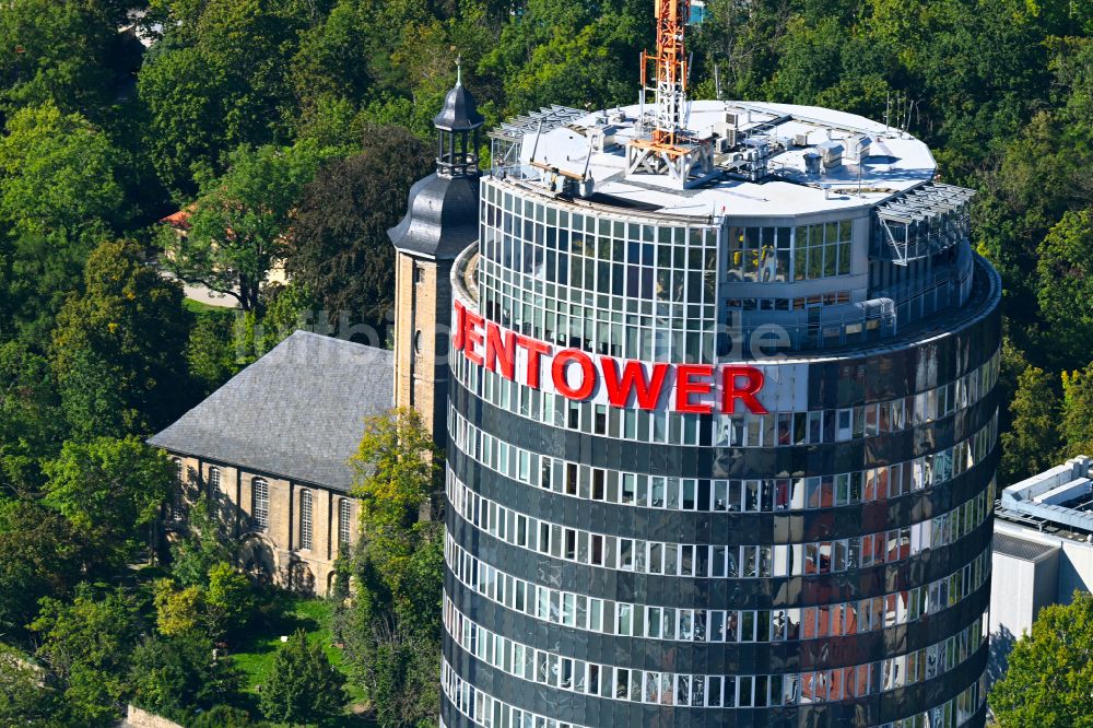 Jena aus der Vogelperspektive: Büro- und Unternehmensverwaltungs- Hochhaus- Gebäude Jentower am Leutragraben in Jena im Bundesland Thüringen, Deutschland