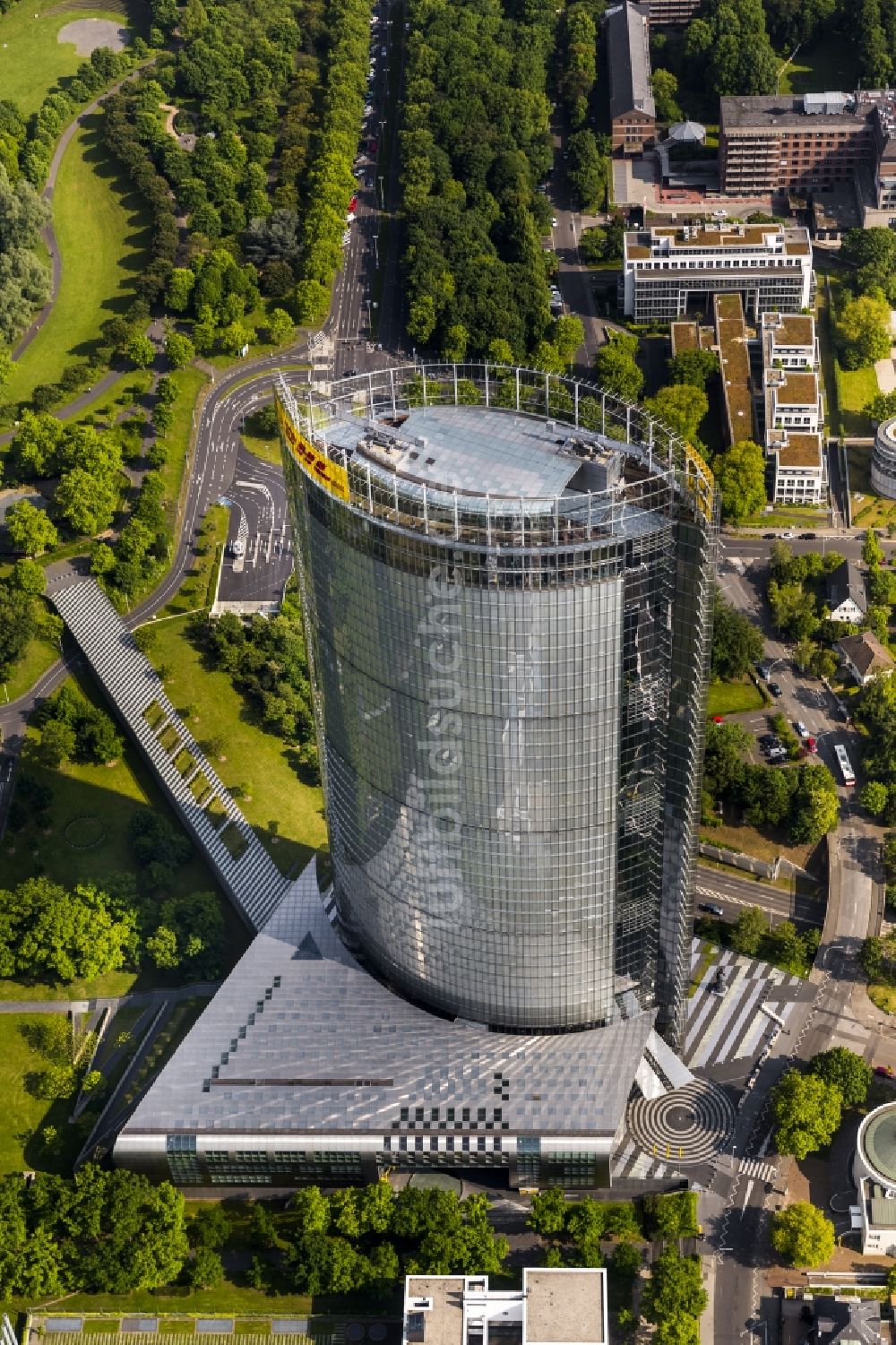 Luftaufnahme Bonn - Büro- und Unternehmensverwaltungs- Hochhaus- Gebäude Post Tower in Bonn im Bundesland Nordrhein-Westfalen, Deutschland