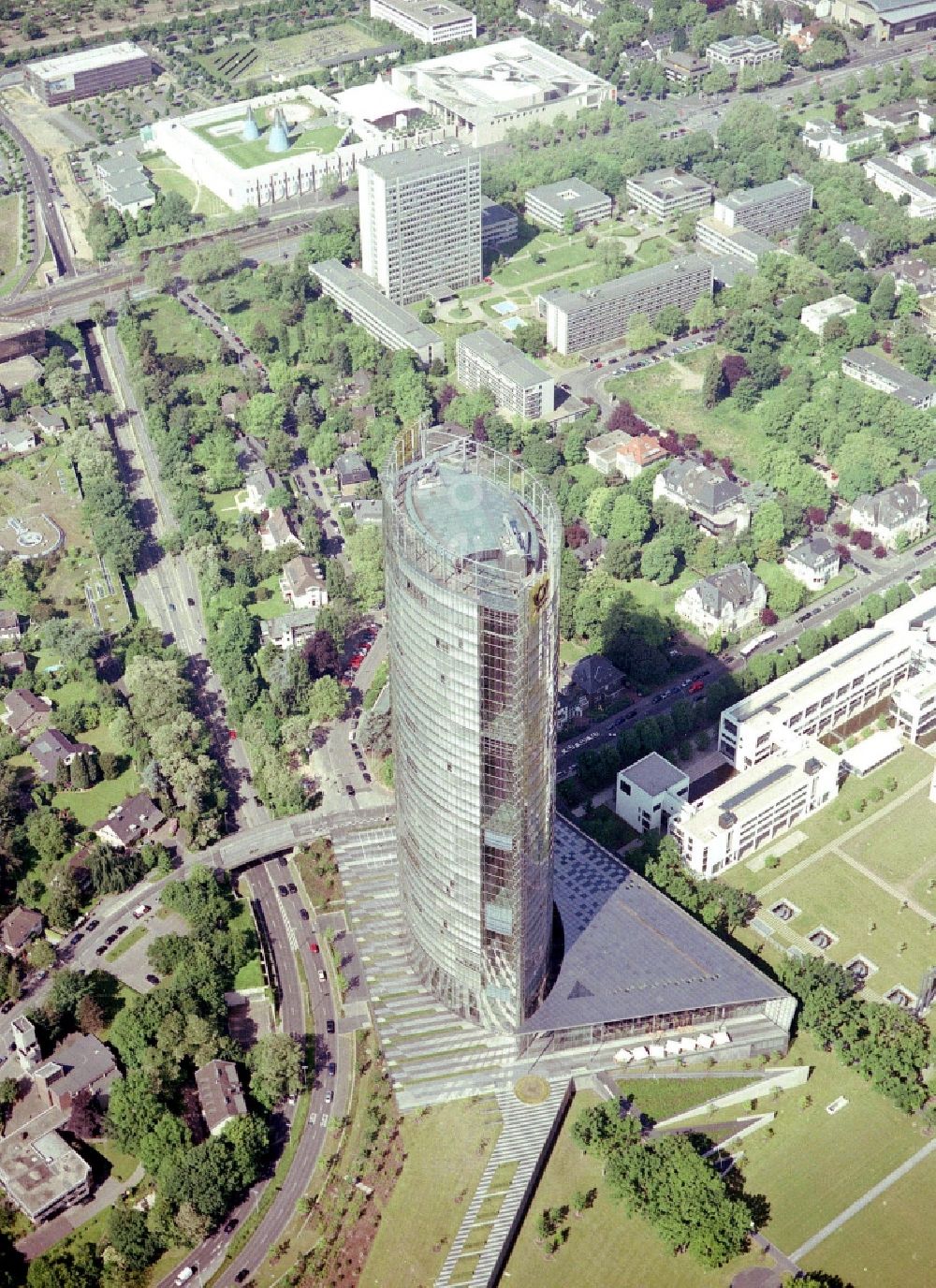 Luftbild Bonn - Büro- und Unternehmensverwaltungs- Hochhaus- Gebäude Post Tower in Bonn im Bundesland Nordrhein-Westfalen, Deutschland