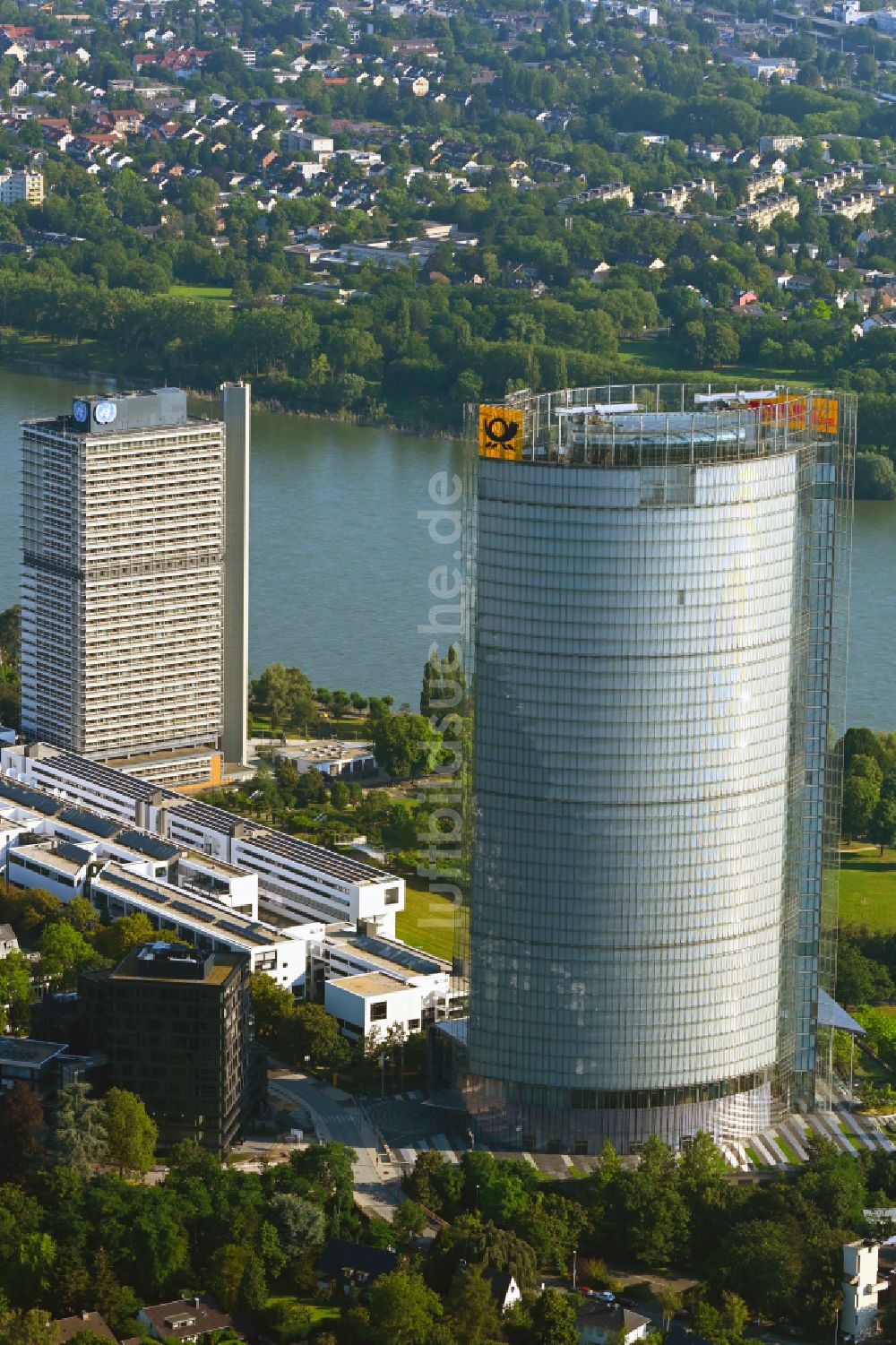 Bonn aus der Vogelperspektive: Büro- und Unternehmensverwaltungs- Hochhaus- Gebäude Post Tower in Bonn, im Bundesland Nordrhein-Westfalen, Deutschland