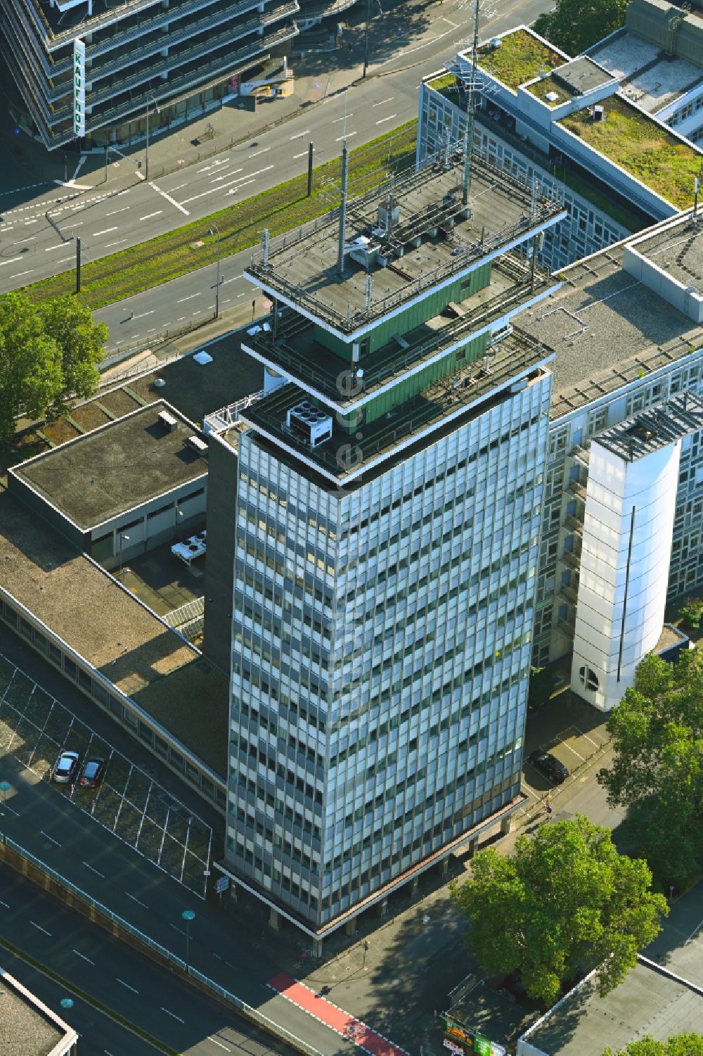 Luftaufnahme Köln - Büro- und Unternehmensverwaltungs- Hochhaus- Gebäude der T-Systems International GmbH in Köln im Bundesland Nordrhein-Westfalen, Deutschland