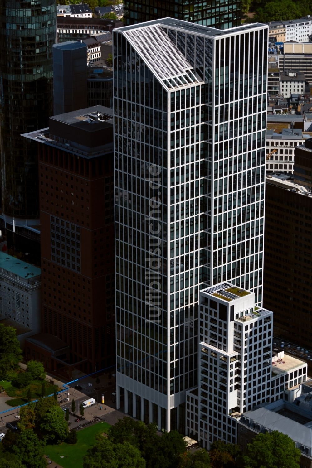 Luftbild Frankfurt am Main - Büro- und Unternehmensverwaltungs- Hochhaus- Gebäude Taunusturm am Taunustor in Frankfurt am Main im Bundesland Hessen, Deutschland