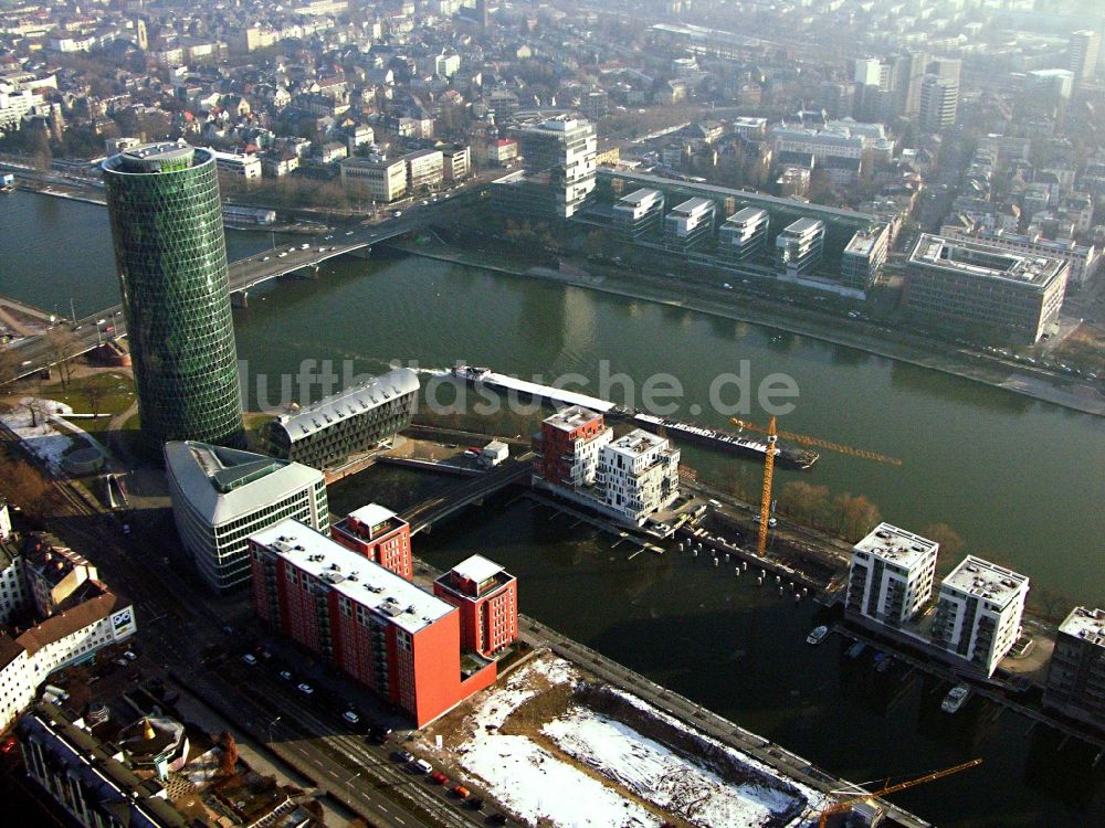 Luftbild Frankfurt am Main - Büro- und Unternehmensverwaltungs- Hochhaus- Gebäude Westhafen Tower in Frankfurt am Main im Bundesland Hessen, Deutschland