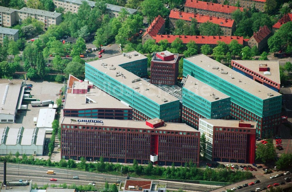 Luftaufnahme Berlin Reinickendorf - Büro- und Verwaltungsgebäude der GRUNDIG AG, dem heutigen TOP TEGEL Bürozentrum an der Wittestraße in Berlin - Reinickendorf