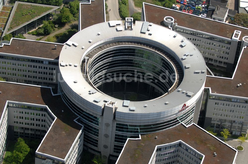 Offenbach am Main von oben - Bürogebaude des Geschaftshauses Omegahaus in Offenbach am Main im Bundesland Hessen, Deutschland