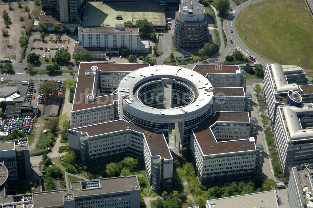 Offenbach am Main von oben - Bürogebaude des Geschaftshauses Omegahaus in Offenbach am Main im Bundesland Hessen, Deutschland