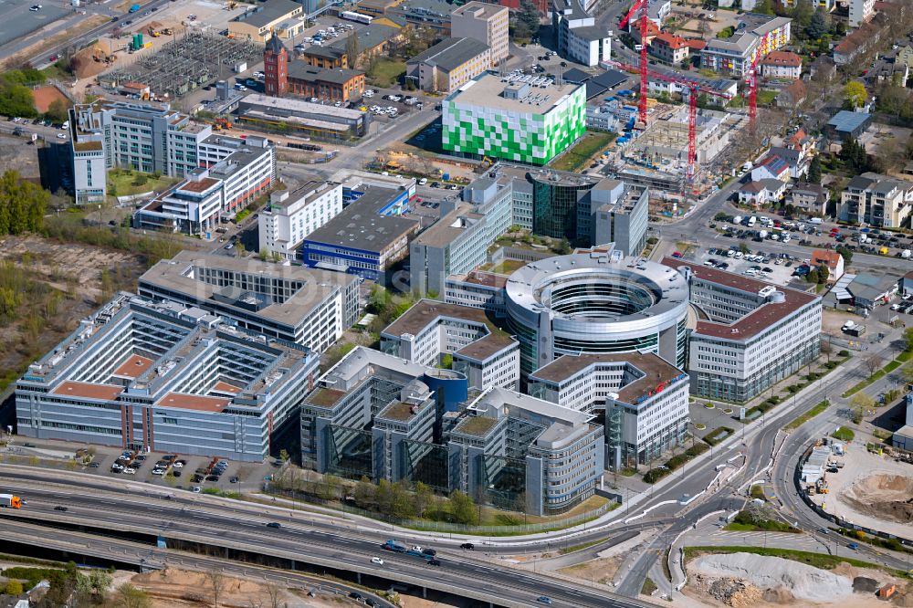 Luftaufnahme Offenbach am Main - Bürogebaude des Geschaftshauses Omegahaus in Offenbach am Main im Bundesland Hessen, Deutschland