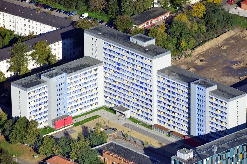 Berlin aus der Vogelperspektive: Bürogebäude der Agentur für Arbeit Lichtenberg an der Gotlindestraße in Berlin