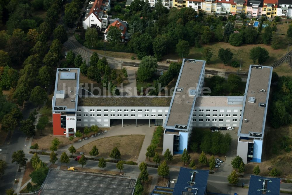 Erfurt aus der Vogelperspektive: Bürogebäude der Agentur für Arbeit an der Max-Reger-Straße in Erfurt im Bundesland Thüringen