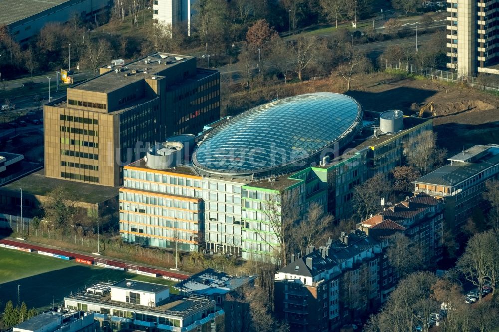 Düsseldorf aus der Vogelperspektive: Bürogebäude von Deloitte Deutschland an der Schwannstraße in Düsseldorf im Bundesland Nordrhein-Westfalen