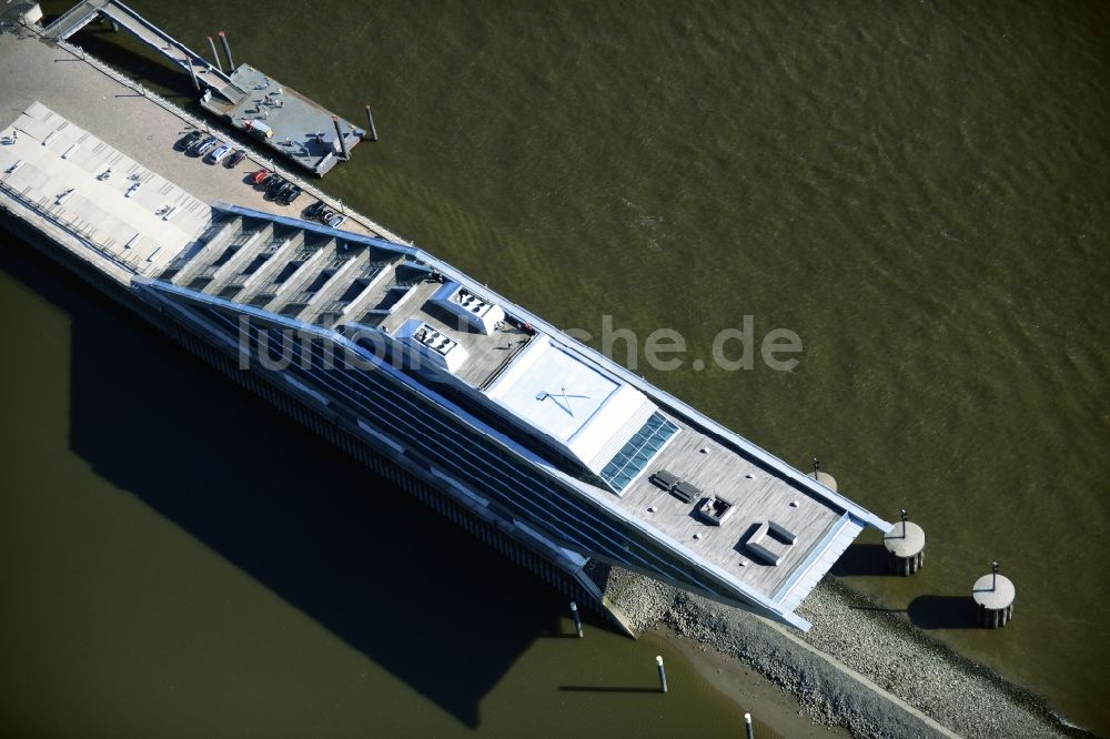 Hamburg aus der Vogelperspektive: Bürogebäude Dockland Officebuilding am Elbufersteg am Fischereihafen in Hamburg