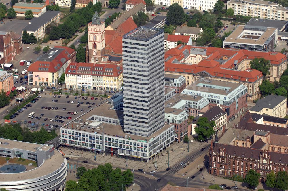 Frankfurt / Oder aus der Vogelperspektive: Bürogebäude und Einkaufspassage Der Oderturm in Frankfurt Oder