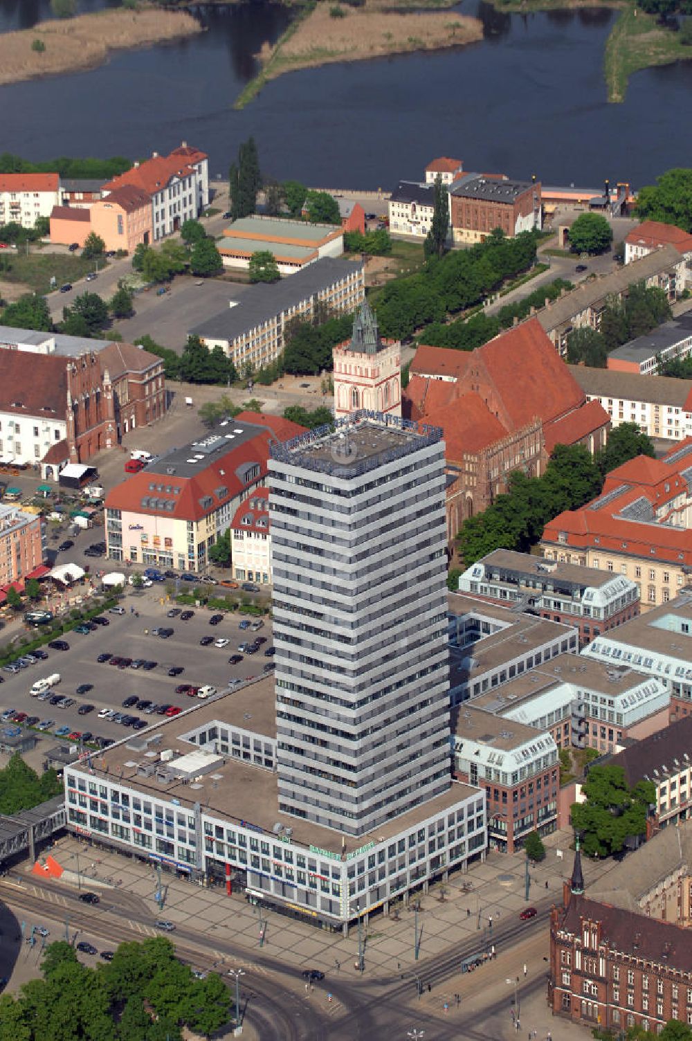 Luftbild Frankfurt / Oder - Bürogebäude und Einkaufspassage Der Oderturm in Frankfurt Oder