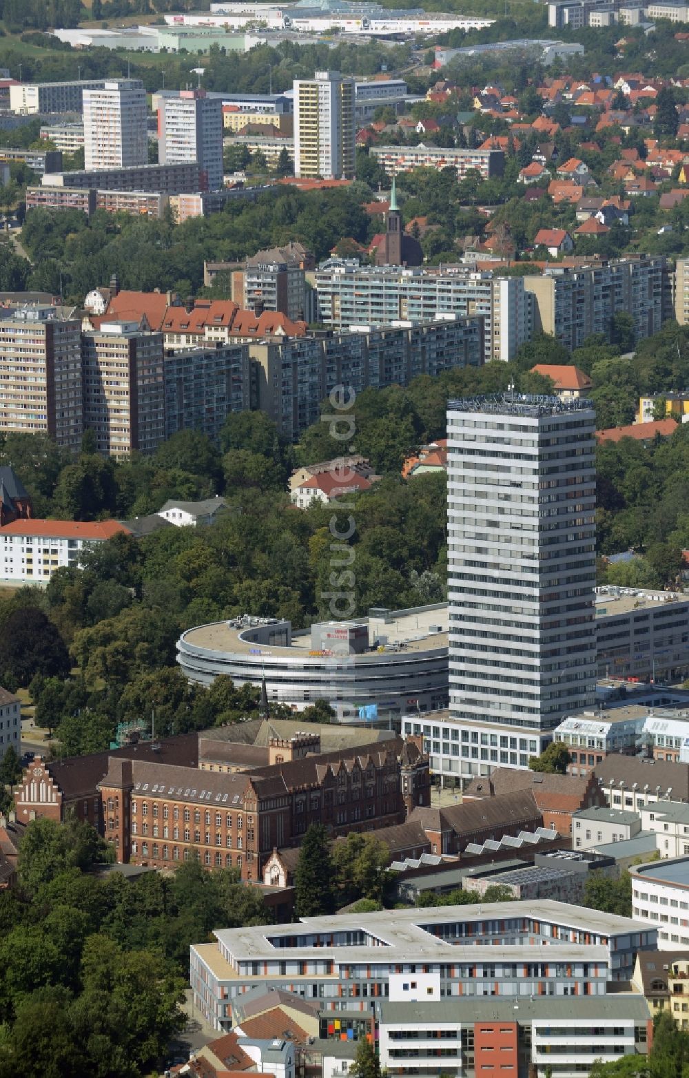 Frankfurt (Oder) aus der Vogelperspektive: Bürogebäude und Einkaufszentrum in Frankfurt (Oder) im Bundesland Brandenburg