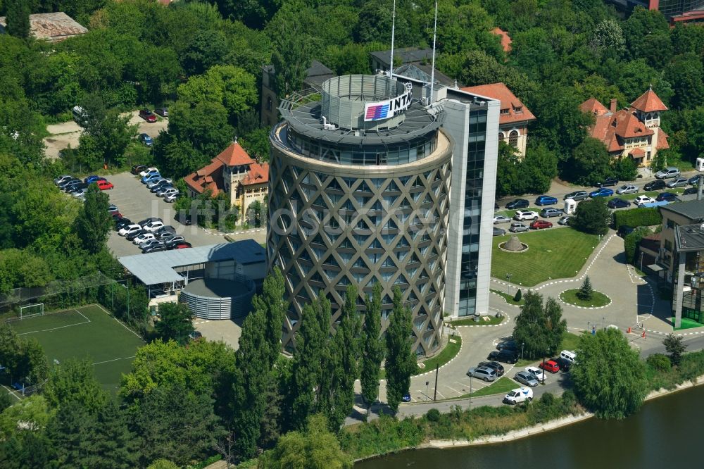 Luftbild Bukarest - Bürogebäude des Fernsehsenders der INTACT Media Group und der Seed Consultants Branding & Design an der Strada Garlei in Bukarest in Rumänien