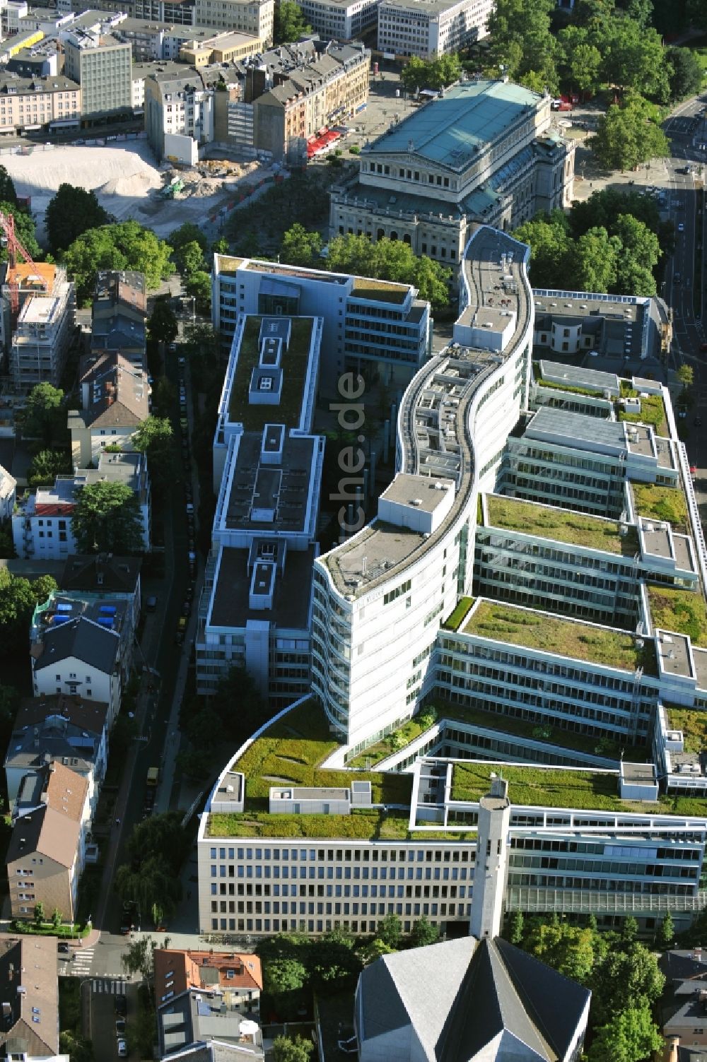 Frankfurt am Main von oben - Bürogebäude und Geschäftshaus Frankfurter Welle im Bundesland Hessen